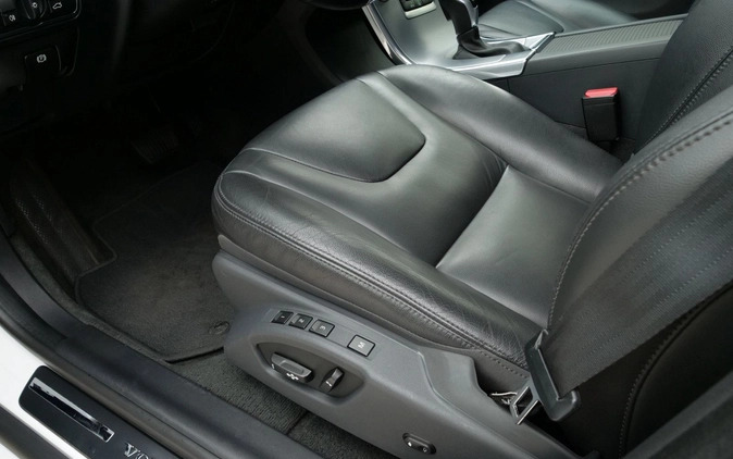Volvo XC 60 cena 97900 przebieg: 145700, rok produkcji 2016 z Mielec małe 596